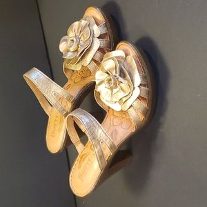 LIKE NEW BORN hand crafted gold sandals 4 inch heels Sz. 8/ 39